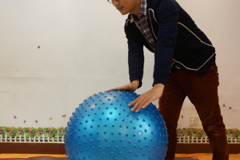 感统训练项目：滚动大龙球