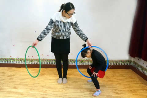 感统训练项目：钻圈
