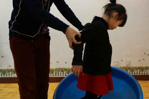 感统训练项目：大陀螺走边