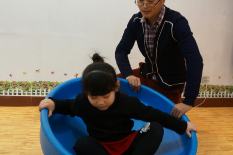 感统训练项目：旋转大陀螺